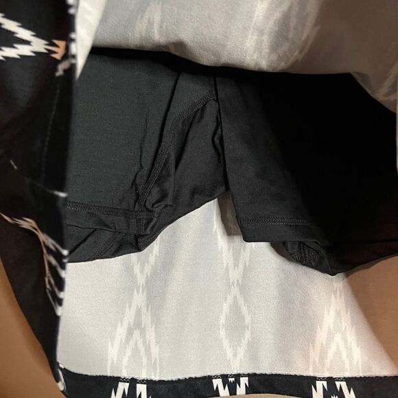 3 for $30! Seg’ments luxe black & white skort - Picture 2 of 8